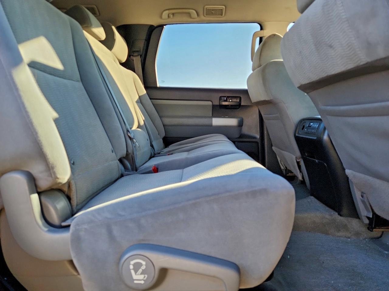 2008 TOYOTA SEQUOIA SR5 photo 11