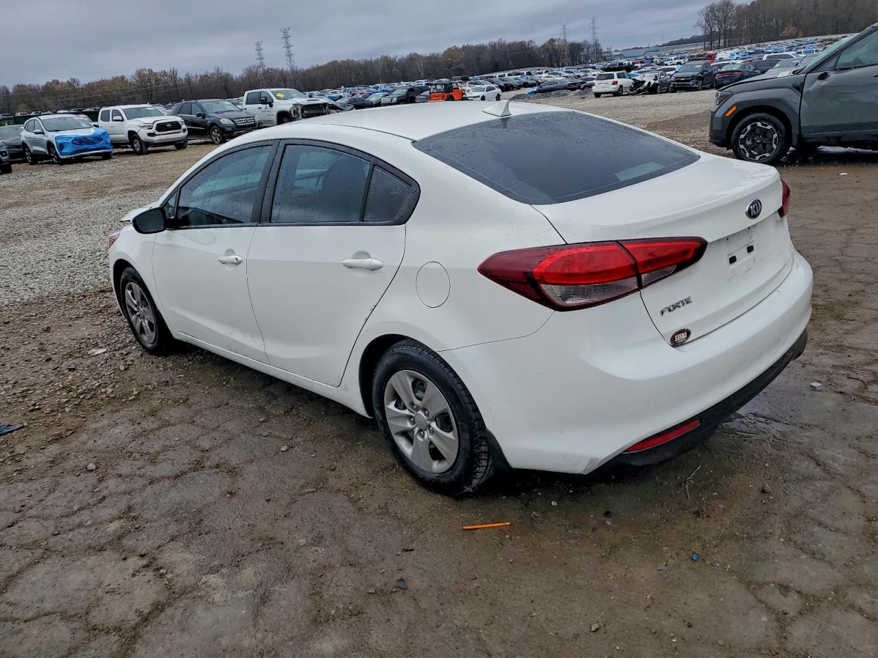 2018 KIA FORTE LX photo 2