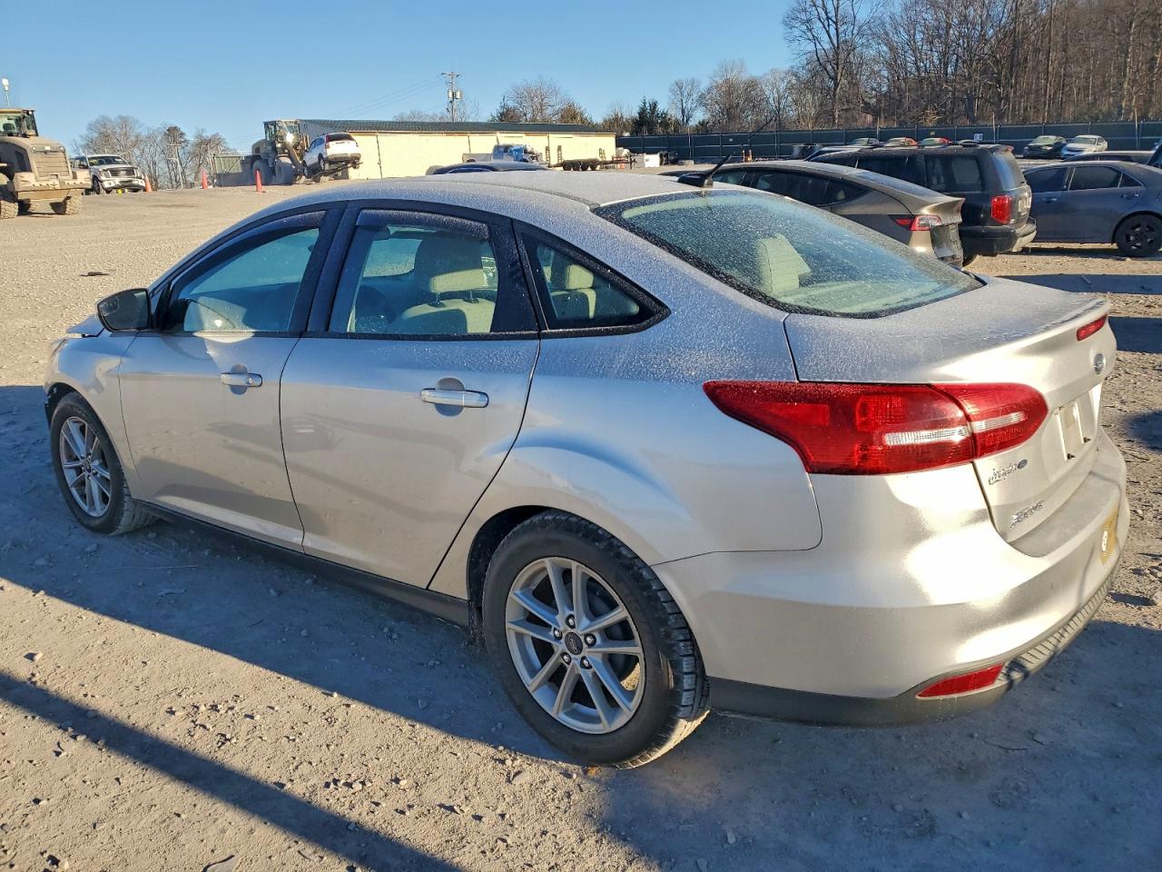 2015 FORD FOCUS SE photo 2