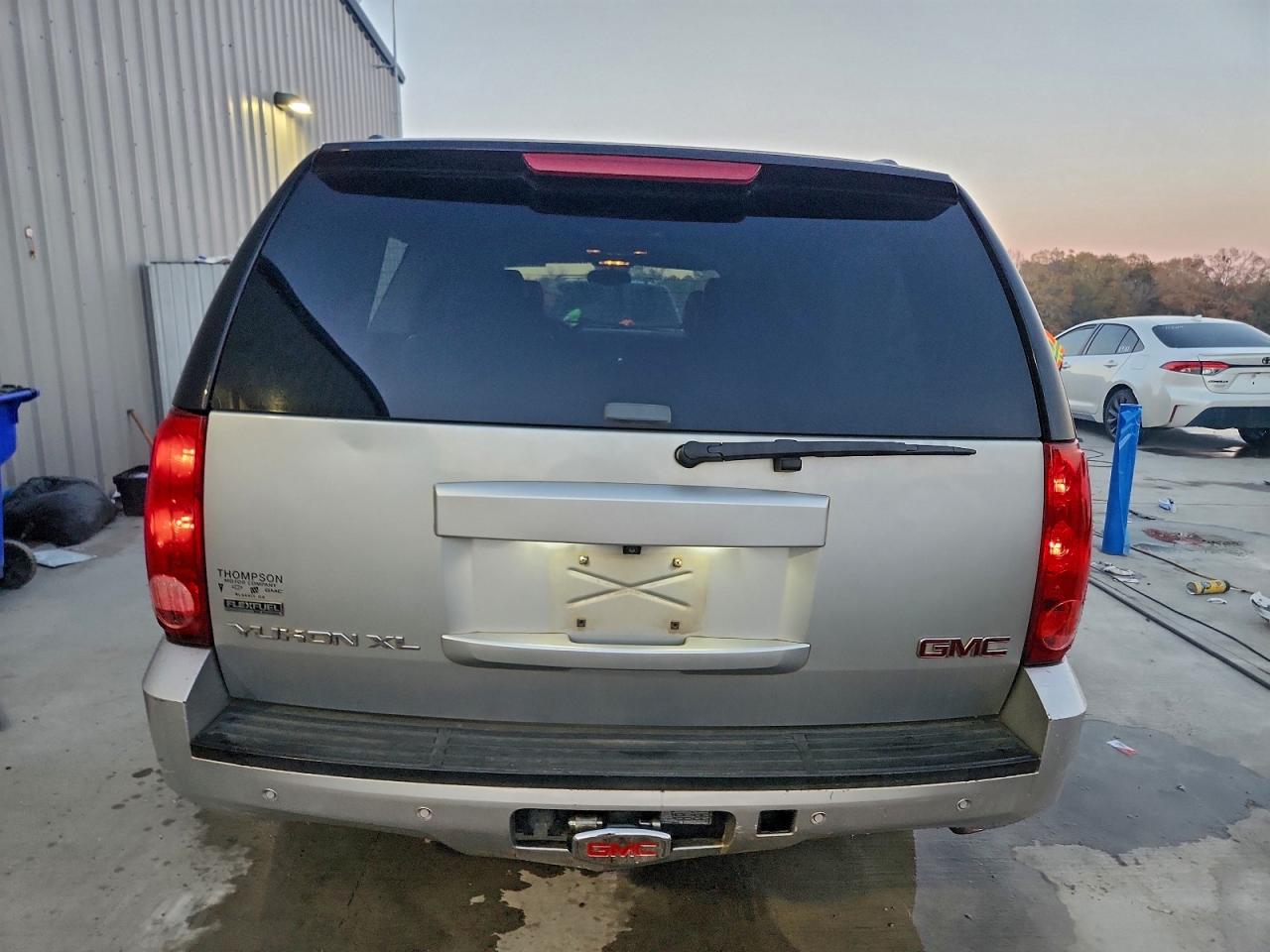2012 GMC YUKON XL C1500 SLT photo 21