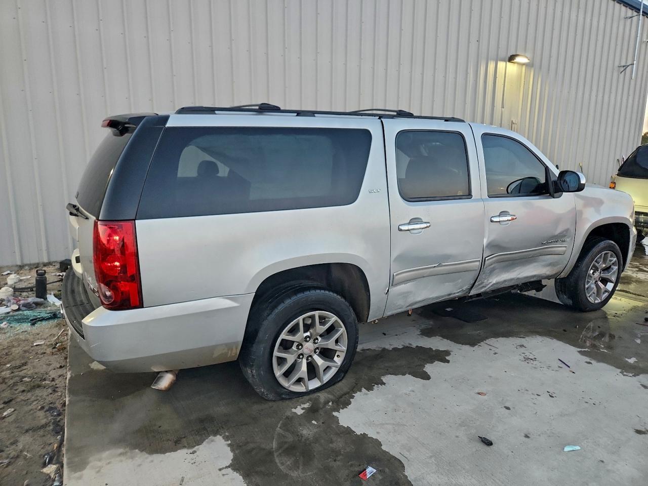 2012 GMC YUKON XL C1500 SLT photo 9