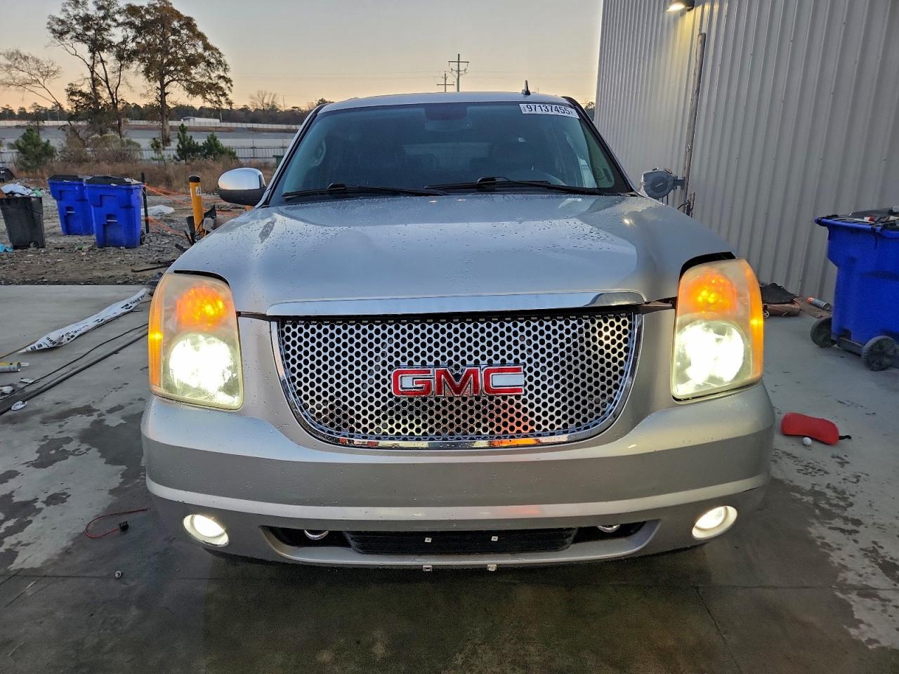 2012 GMC YUKON XL C1500 SLT photo 17
