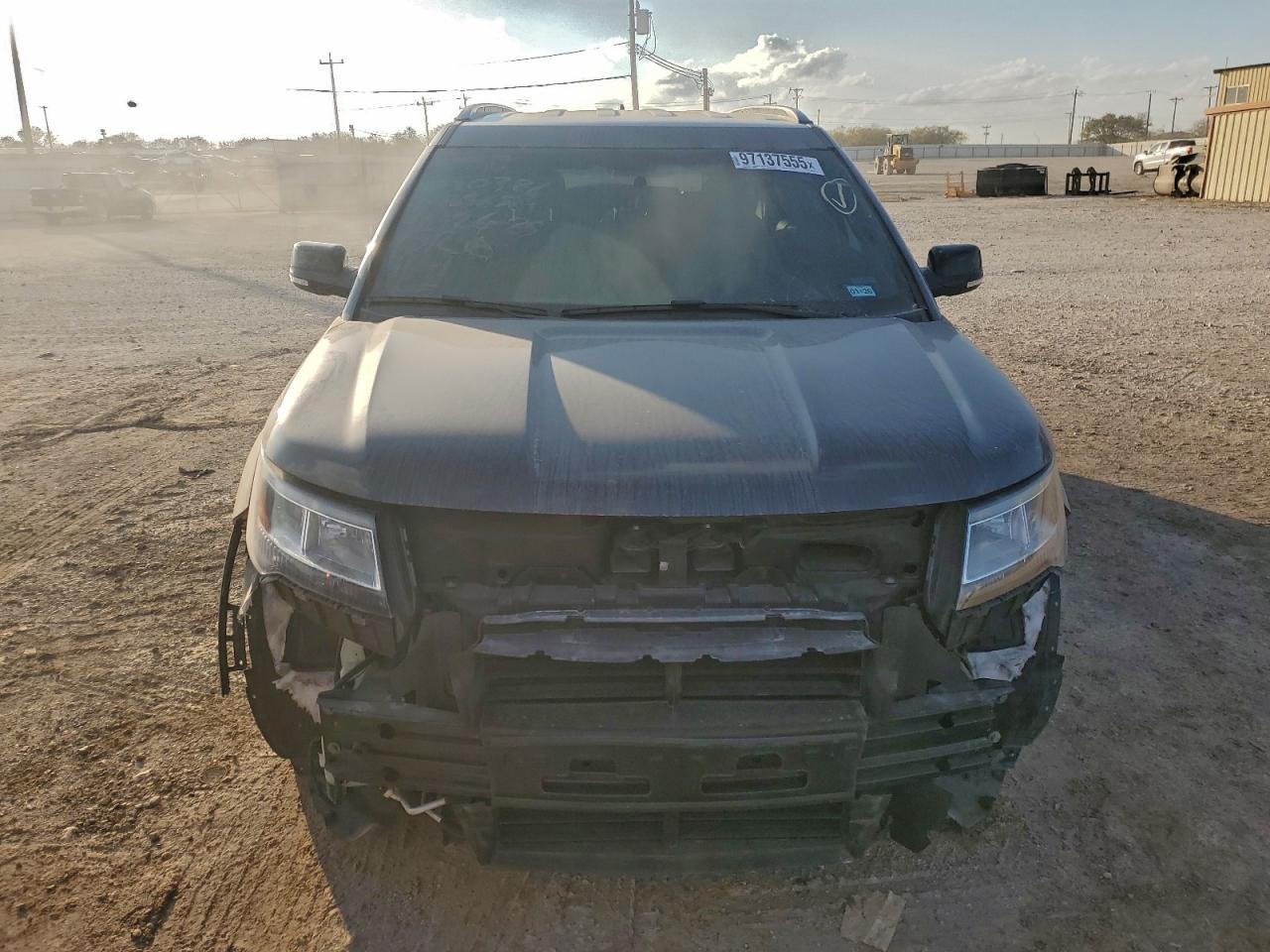 2017 FORD EXPLORER XLT photo 5
