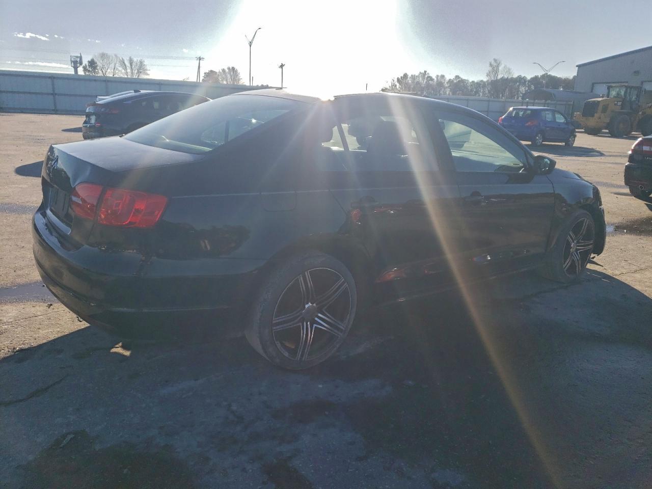 2012 VOLKSWAGEN JETTA BASE photo 3