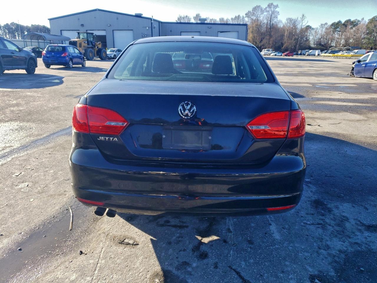 2012 VOLKSWAGEN JETTA BASE photo 6