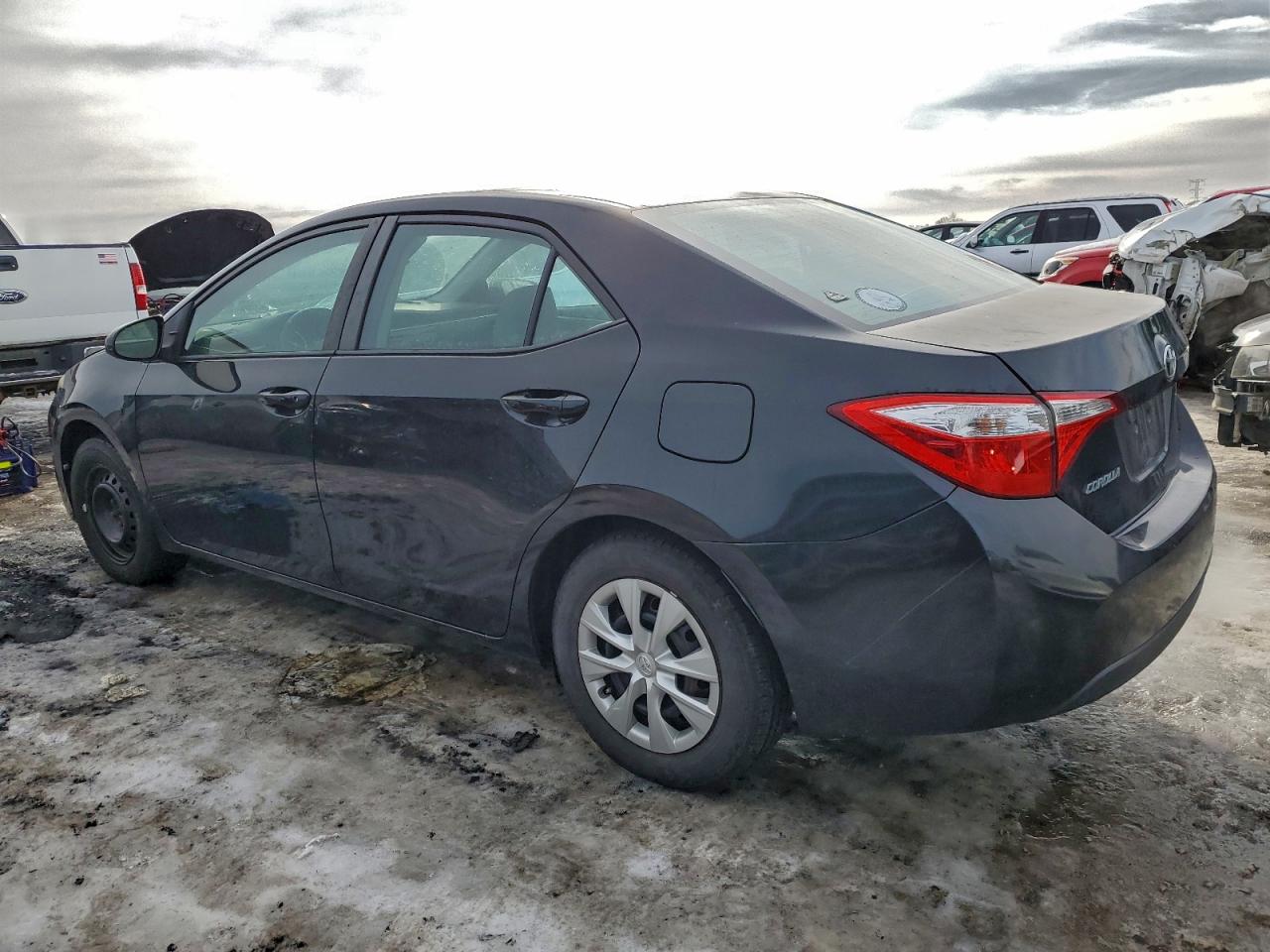 2015 TOYOTA COROLLA L photo 2
