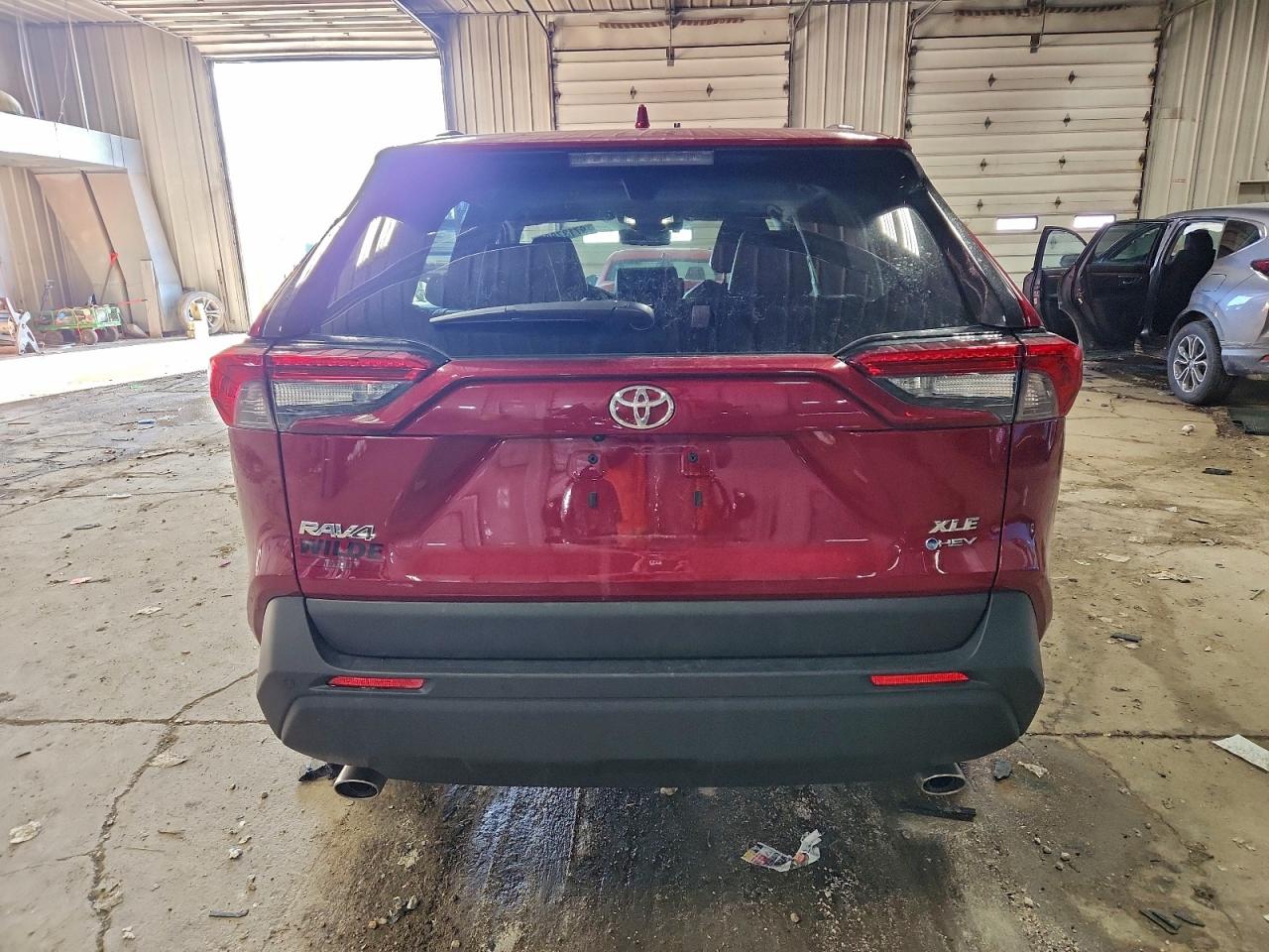 2025 TOYOTA RAV4 XLE PREMIUM photo 6