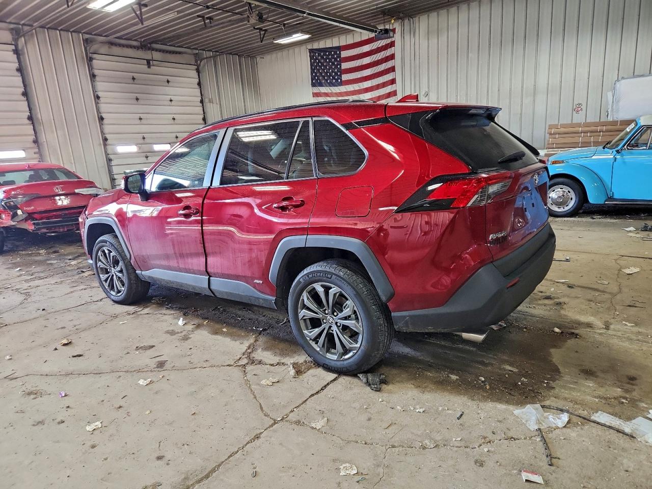 2025 TOYOTA RAV4 XLE PREMIUM photo 2