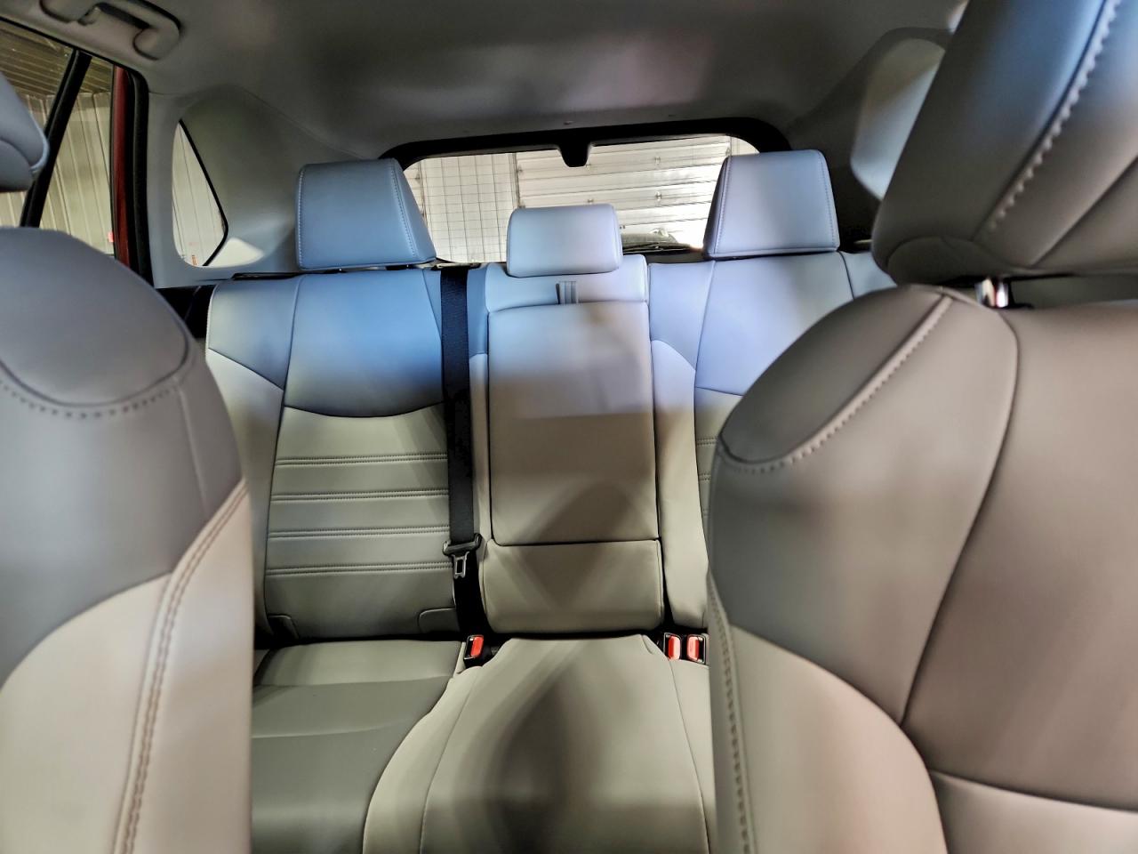2025 TOYOTA RAV4 XLE PREMIUM photo 10