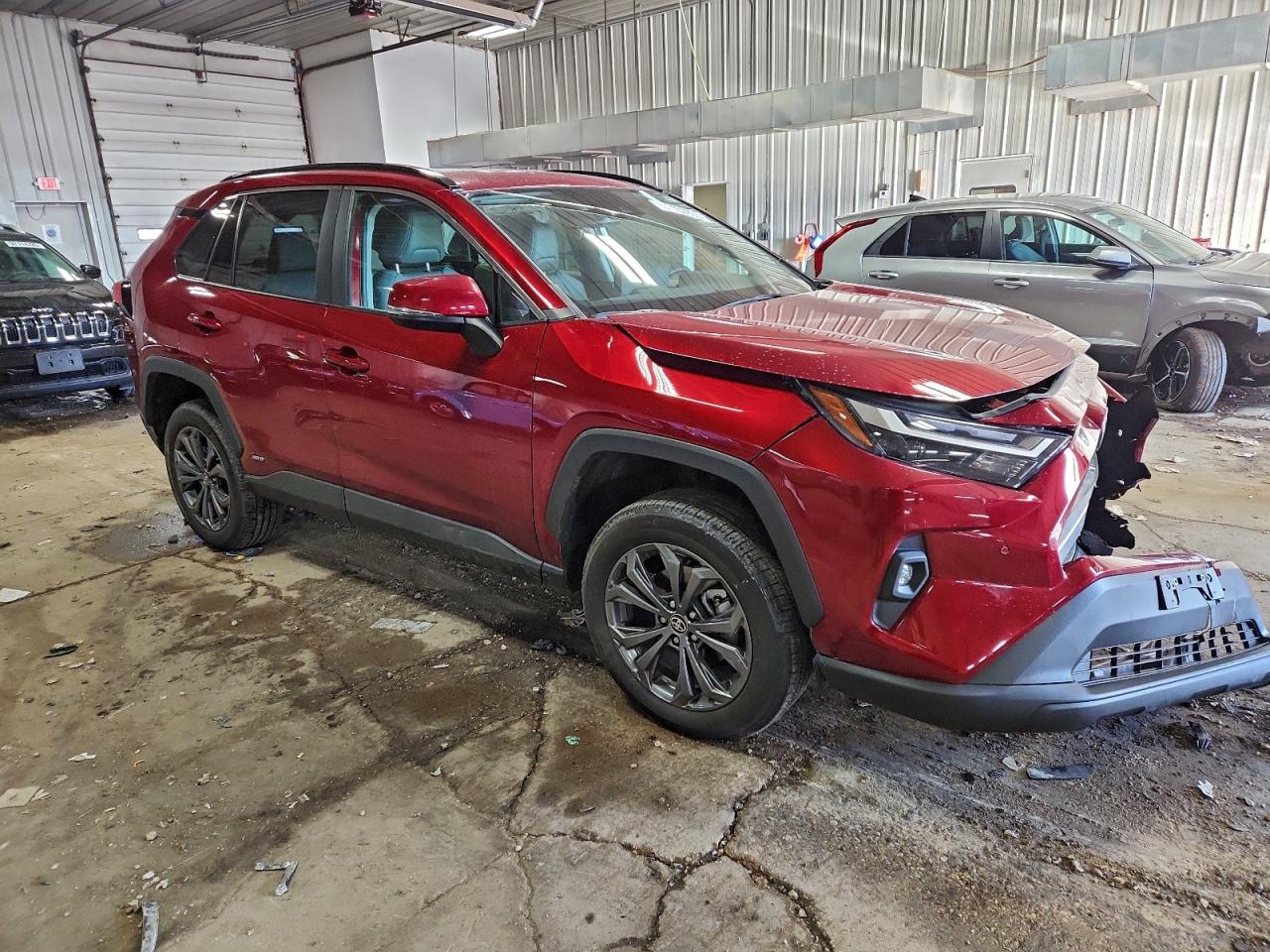 2025 TOYOTA RAV4 XLE PREMIUM photo 4