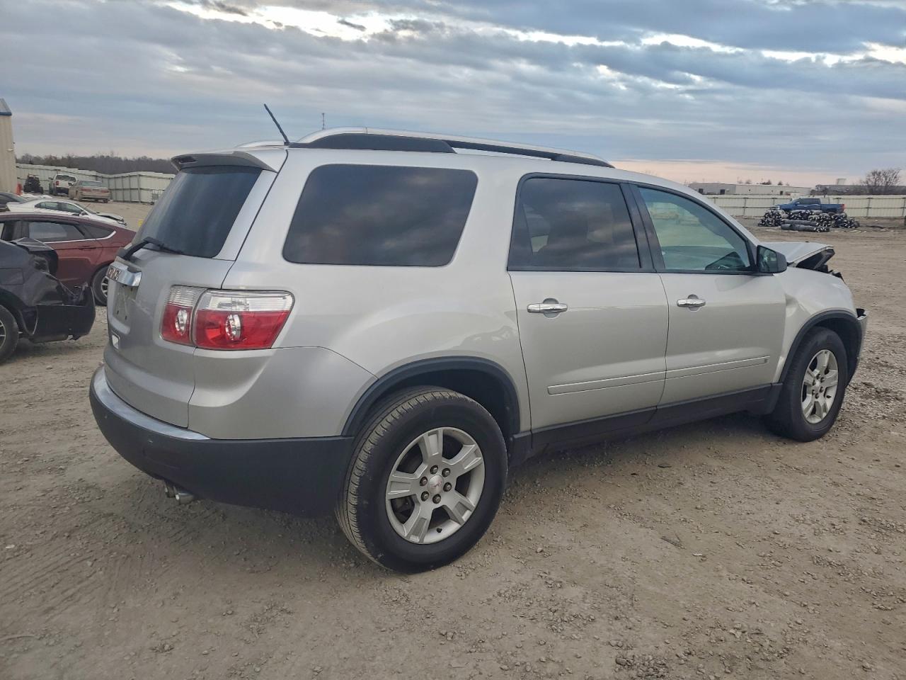 2010 GMC ACADIA SLE photo 3