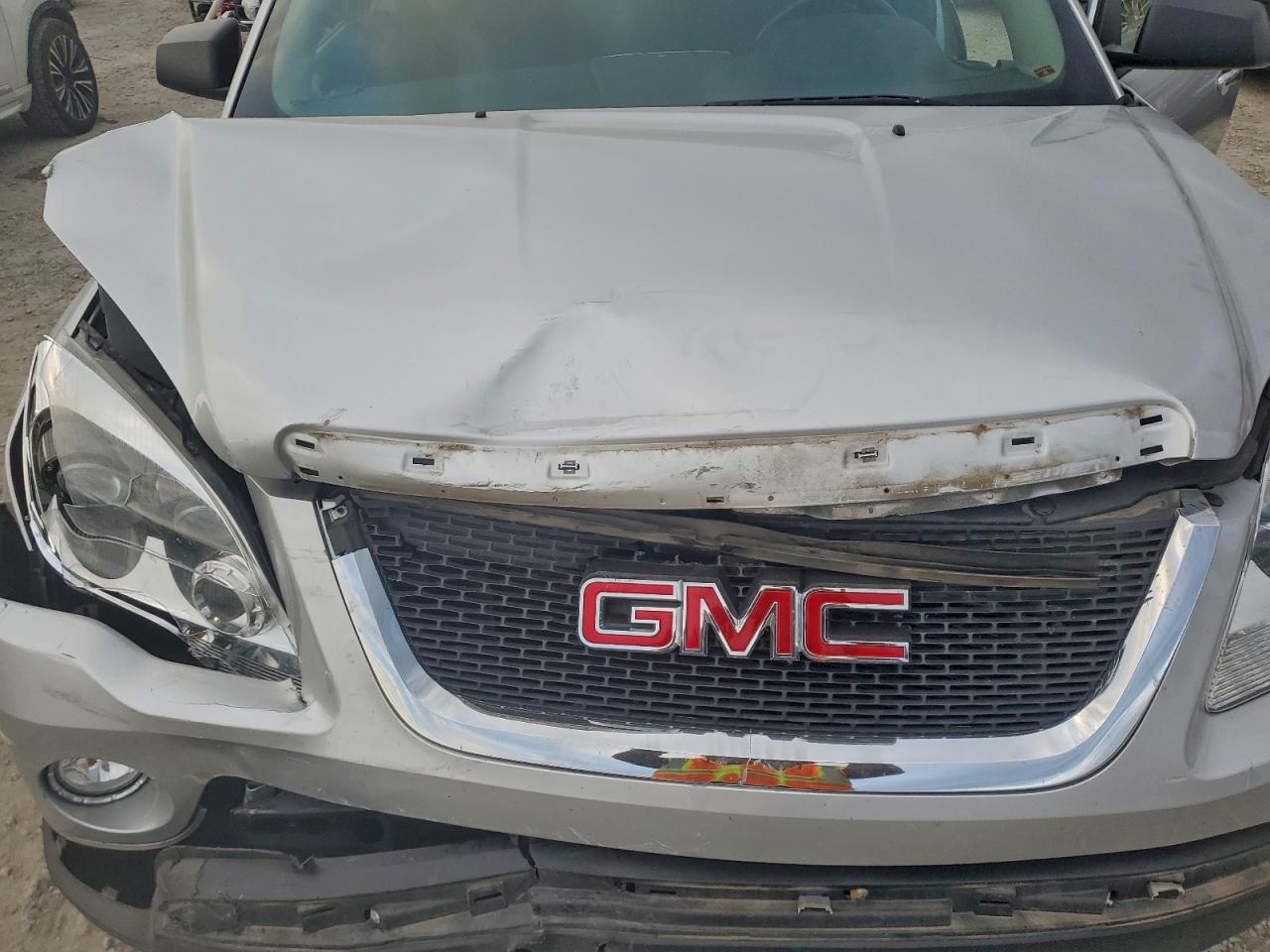 2010 GMC ACADIA SLE photo 12