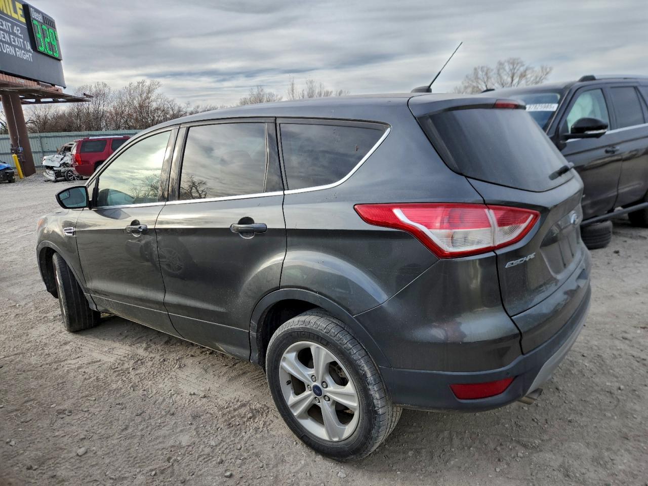 2016 FORD ESCAPE SE photo 4