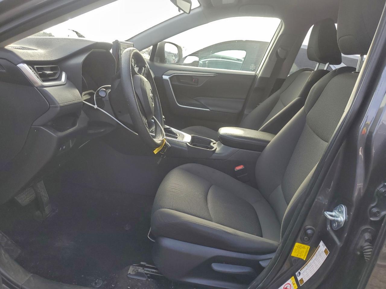 2019 TOYOTA RAV4 LE photo 7