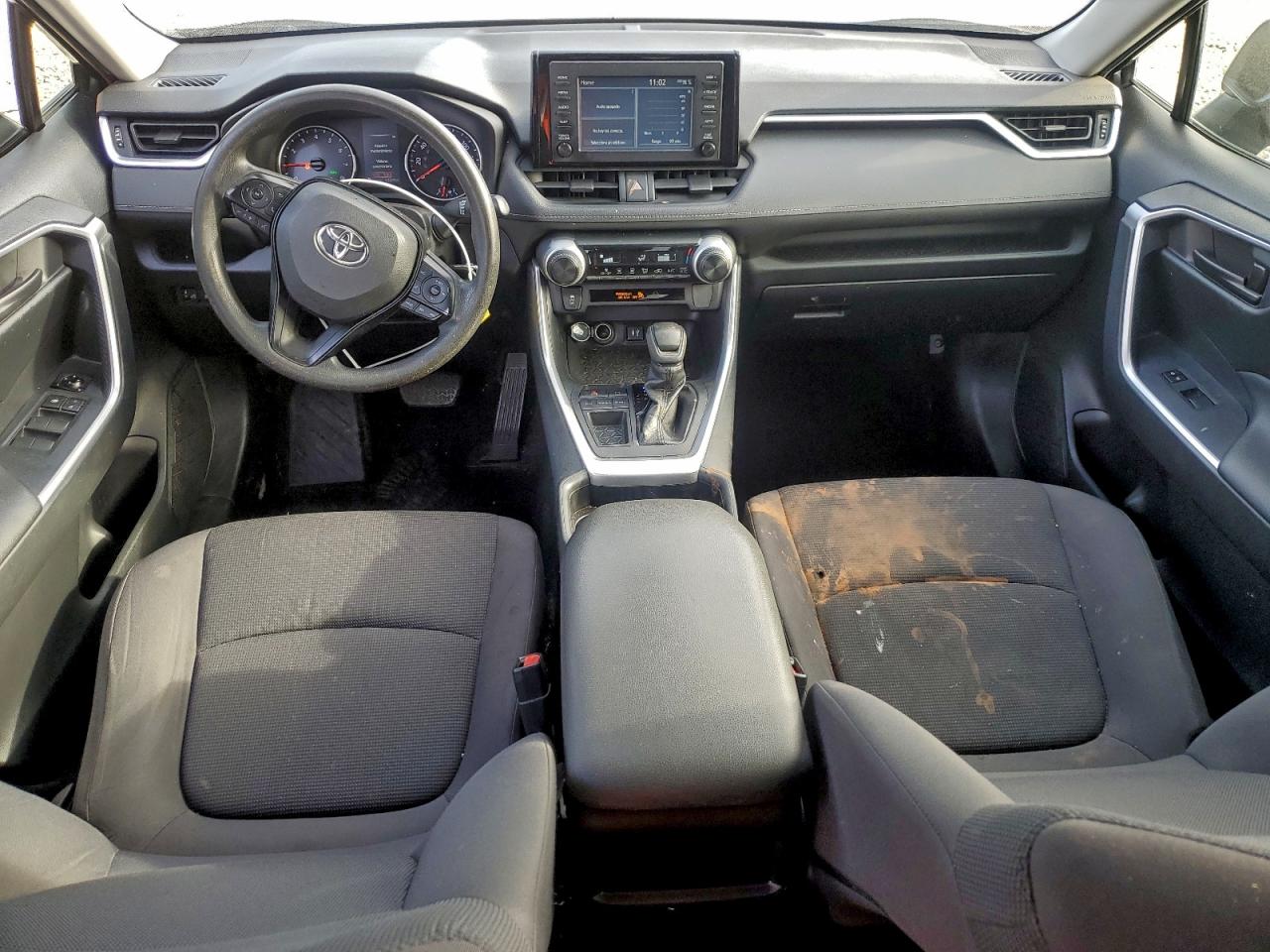 2019 TOYOTA RAV4 LE photo 8