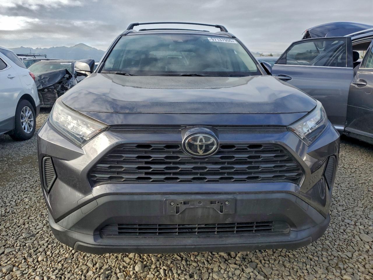 2019 TOYOTA RAV4 LE photo 5