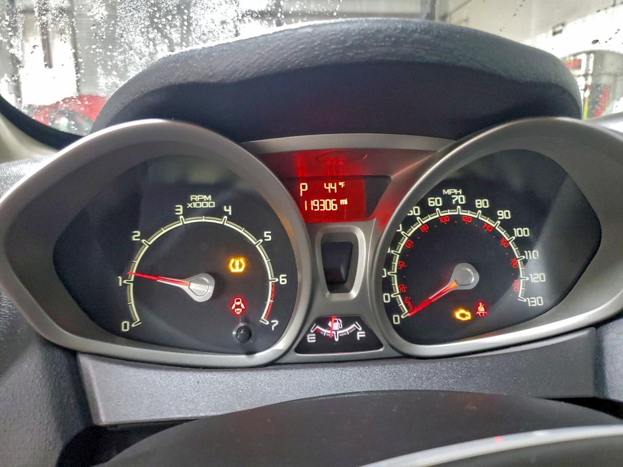 2011 FORD FIESTA SE photo 9