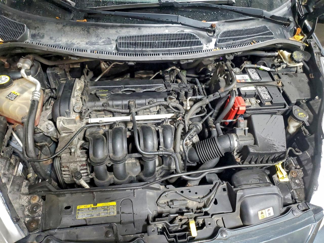 2011 FORD FIESTA SE photo 11