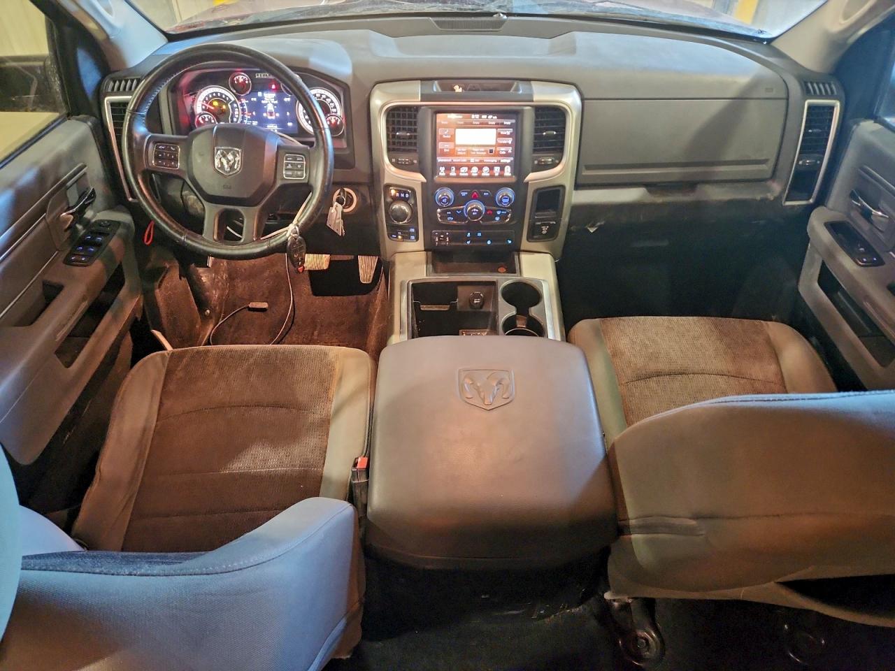 2014 RAM 1500 SLT photo 8