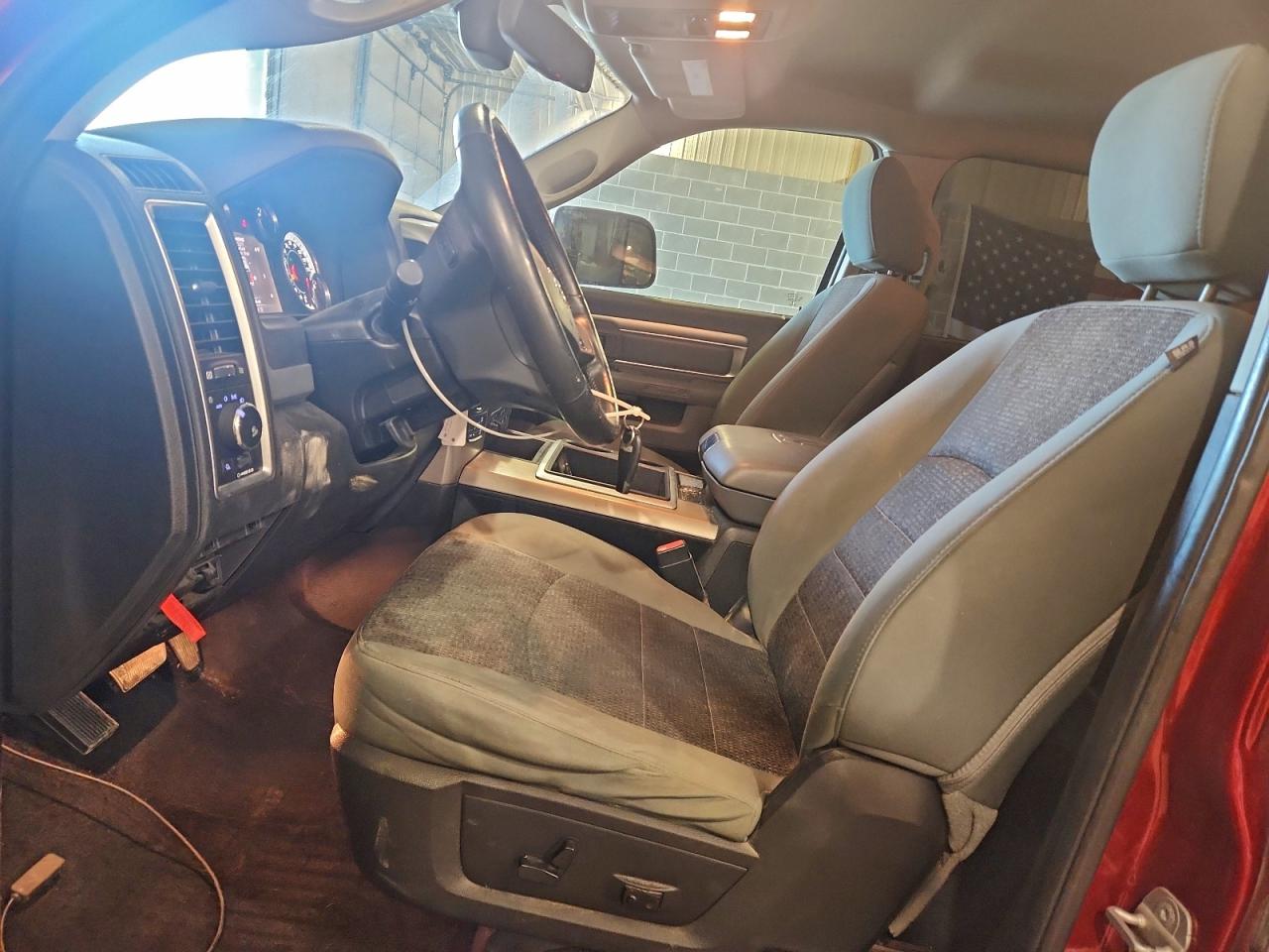 2014 RAM 1500 SLT photo 7
