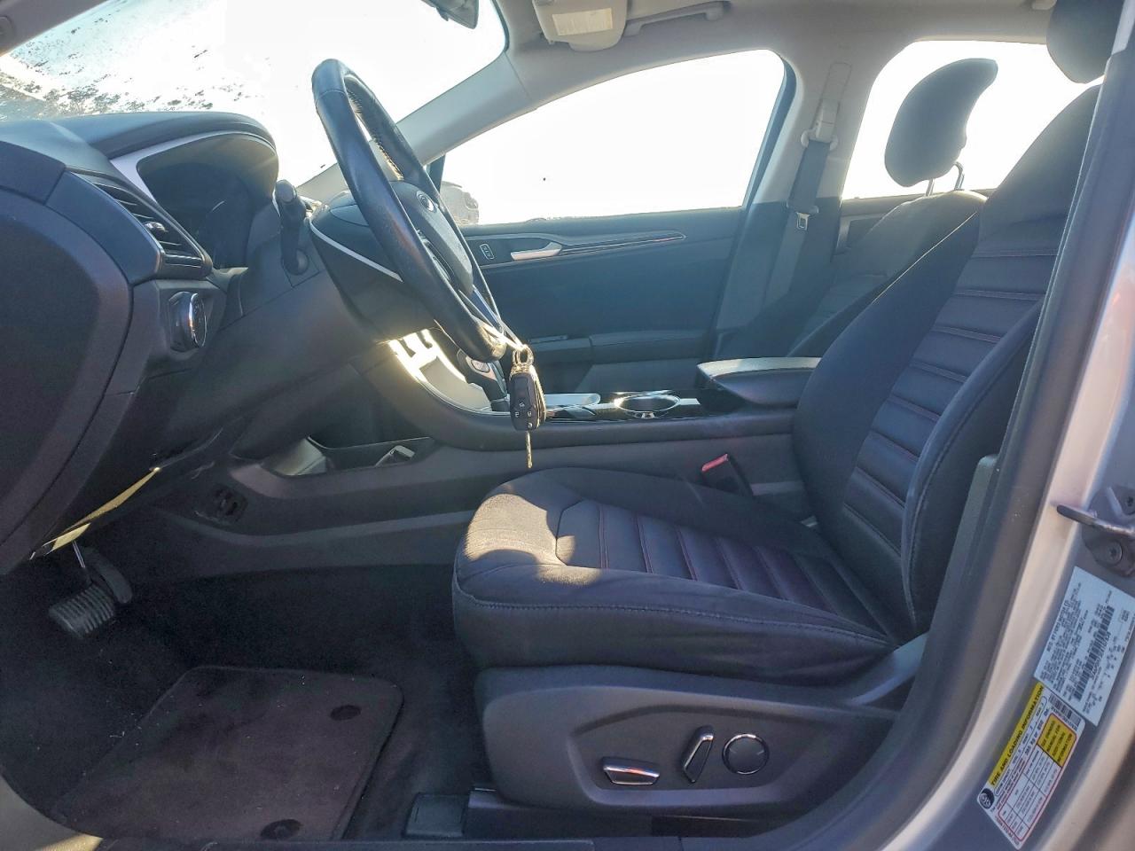 2014 FORD FUSION SE photo 19