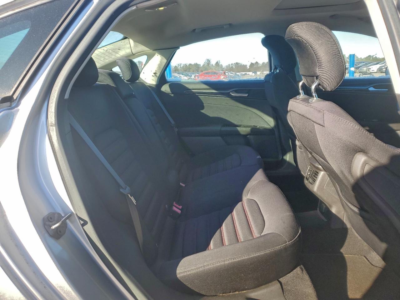 2014 FORD FUSION SE photo 28