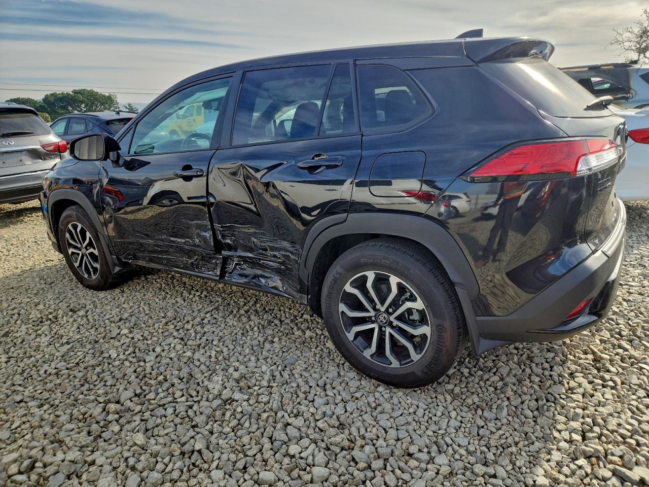 2024 TOYOTA COROLLA CROSS SE photo 3