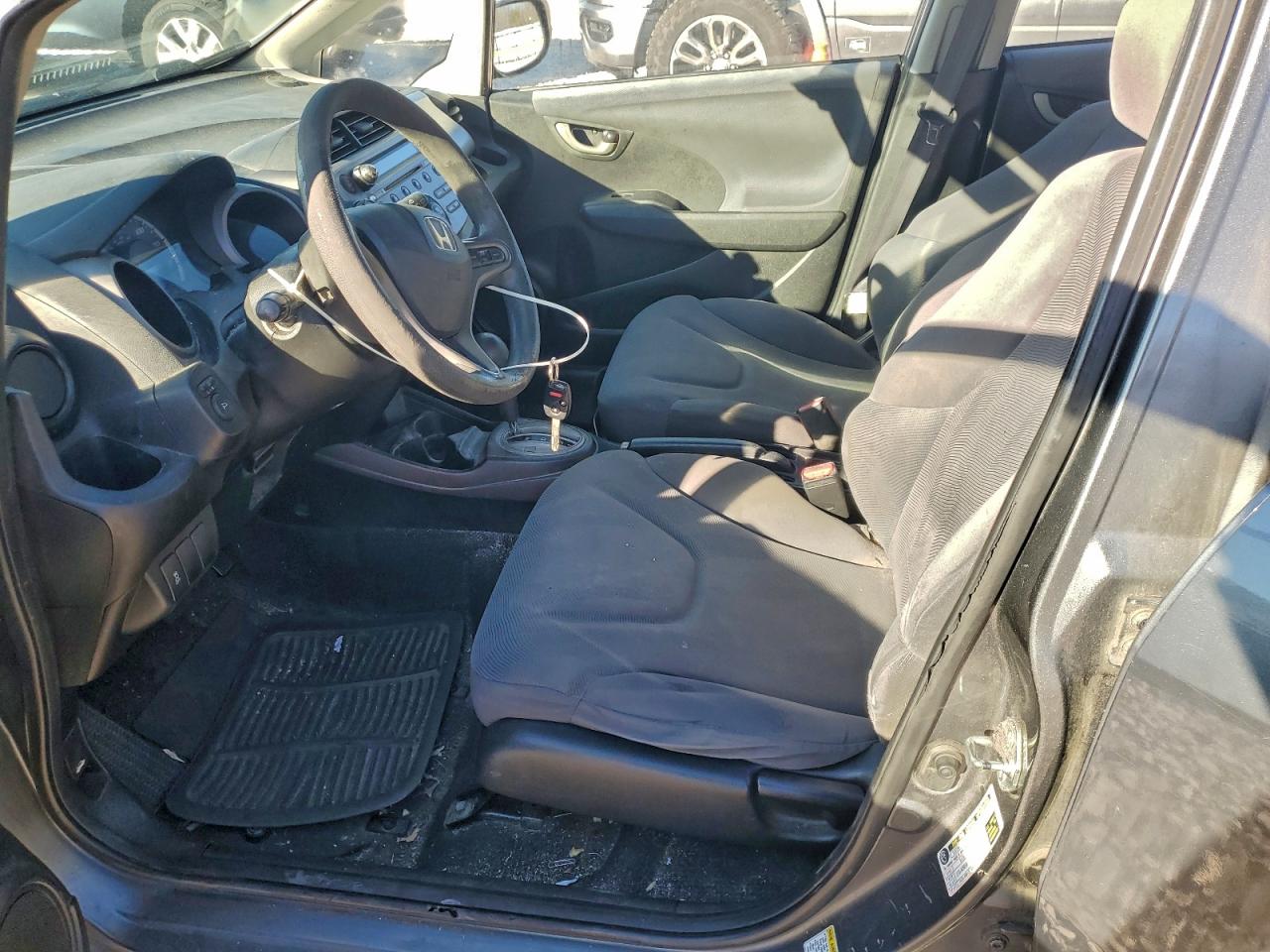 2011 HONDA FIT photo 7
