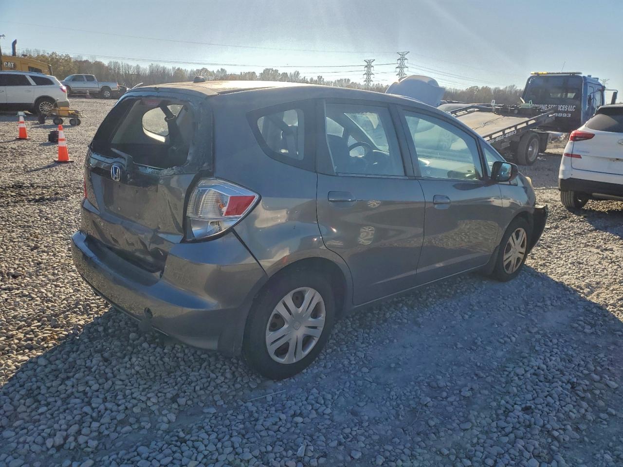 2011 HONDA FIT photo 3