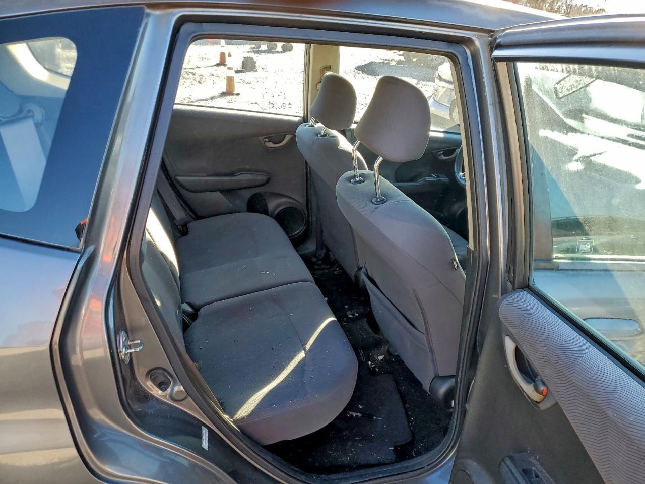 2011 HONDA FIT photo 11