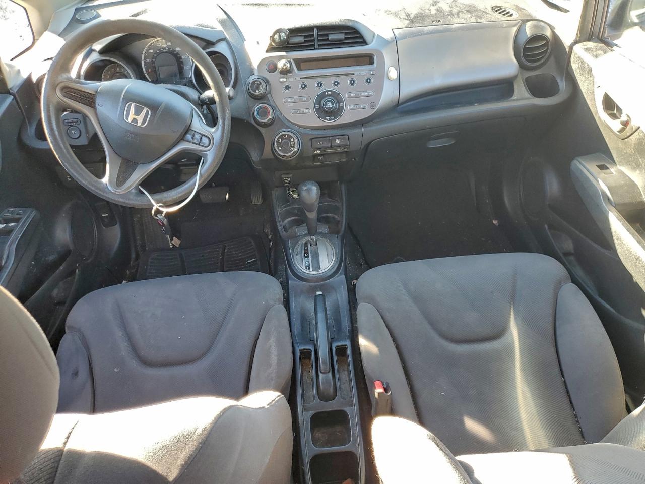 2011 HONDA FIT photo 8