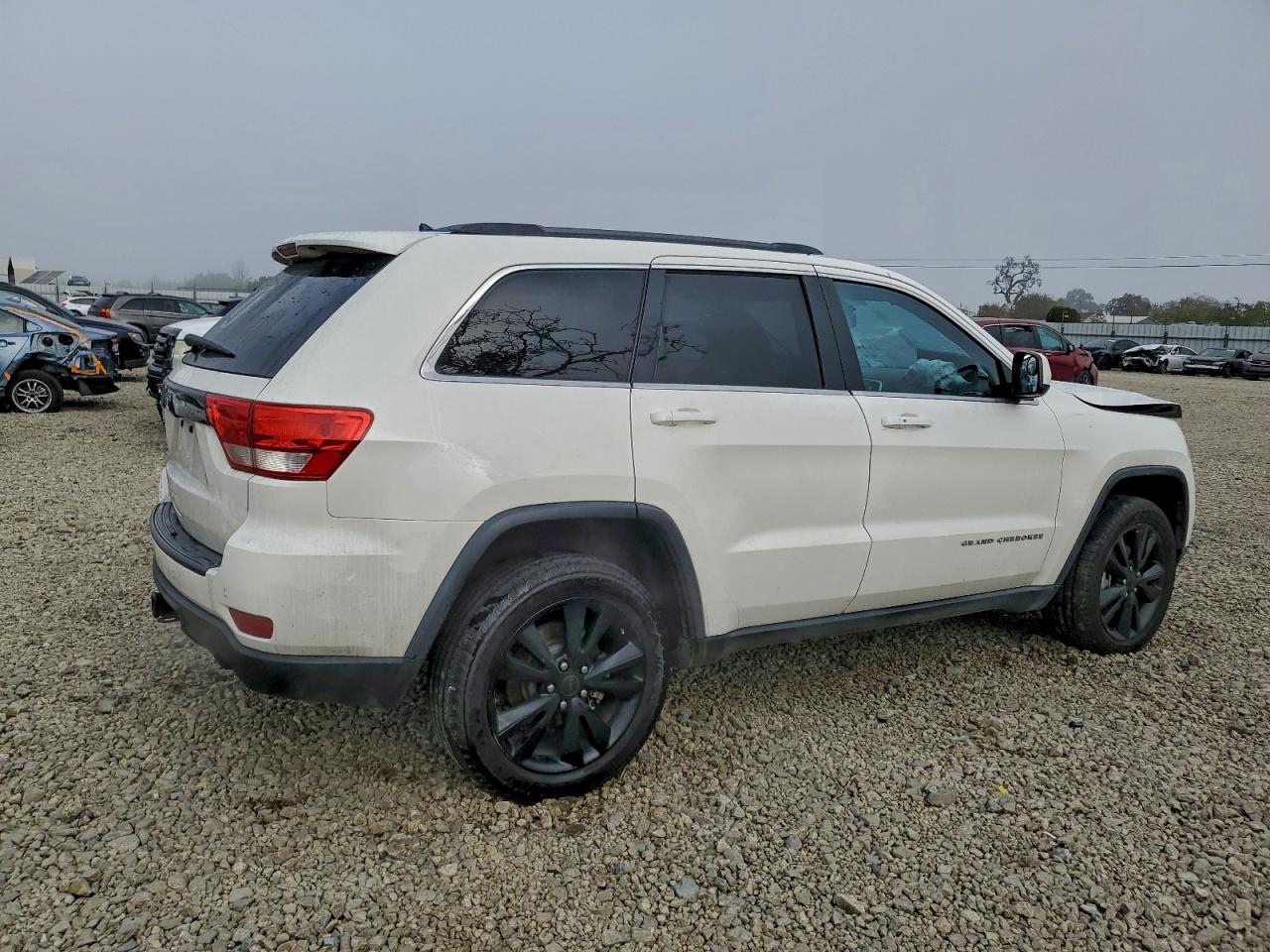 2012 JEEP GRAND CHEROKEE LAREDO photo 3