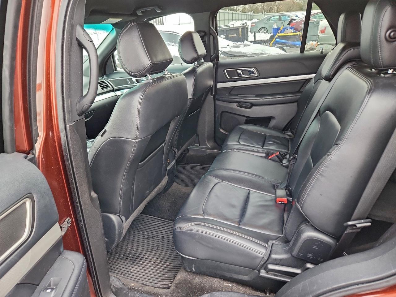 2016 FORD EXPLORER XLT photo 11
