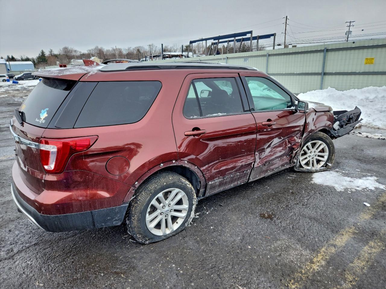 2016 FORD EXPLORER XLT photo 3