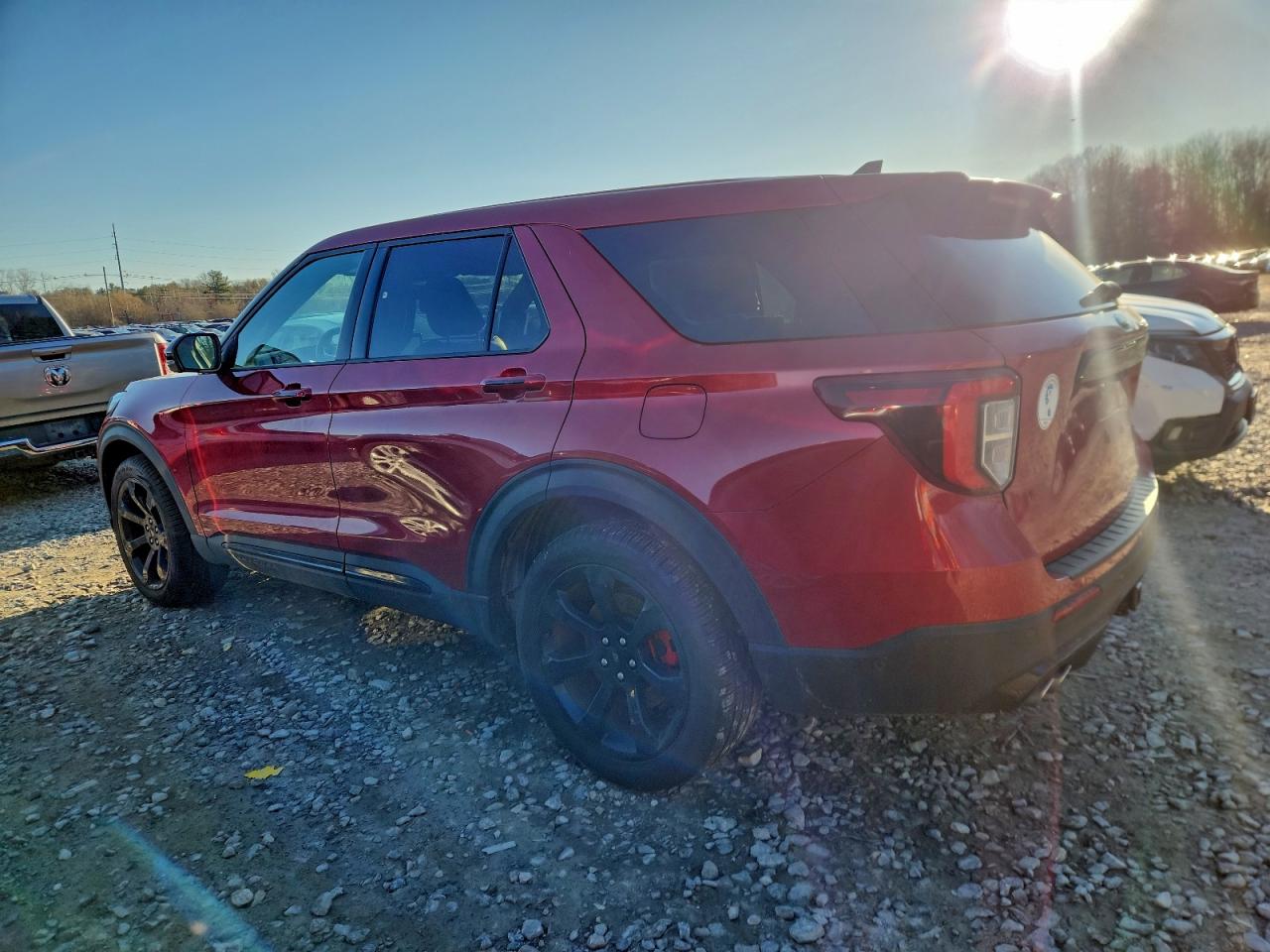 2021 FORD EXPLORER ST photo 4
