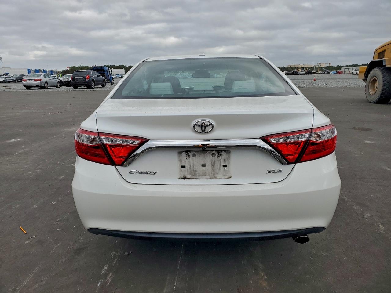2017 TOYOTA CAMRY LE photo 11