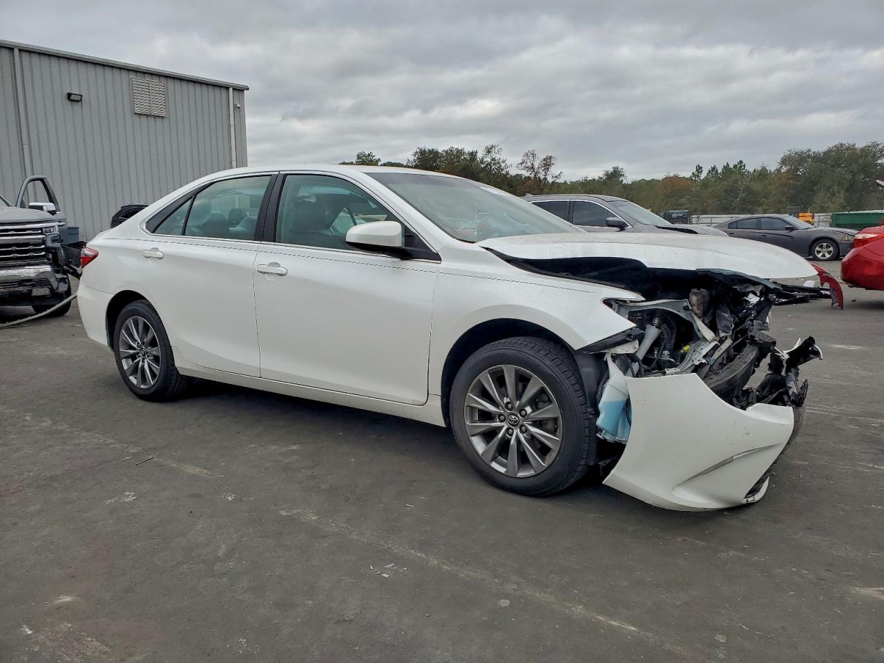 2017 TOYOTA CAMRY LE photo 7