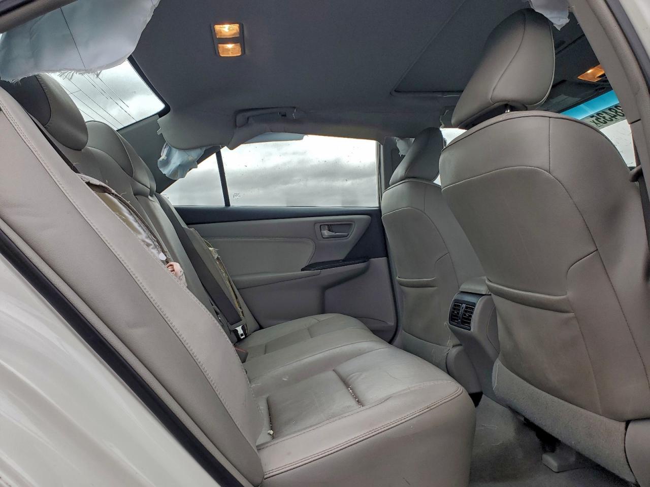 2017 TOYOTA CAMRY LE photo 19