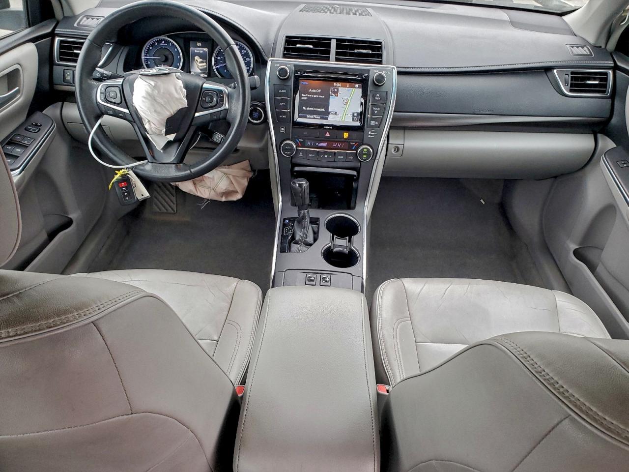 2017 TOYOTA CAMRY LE photo 15
