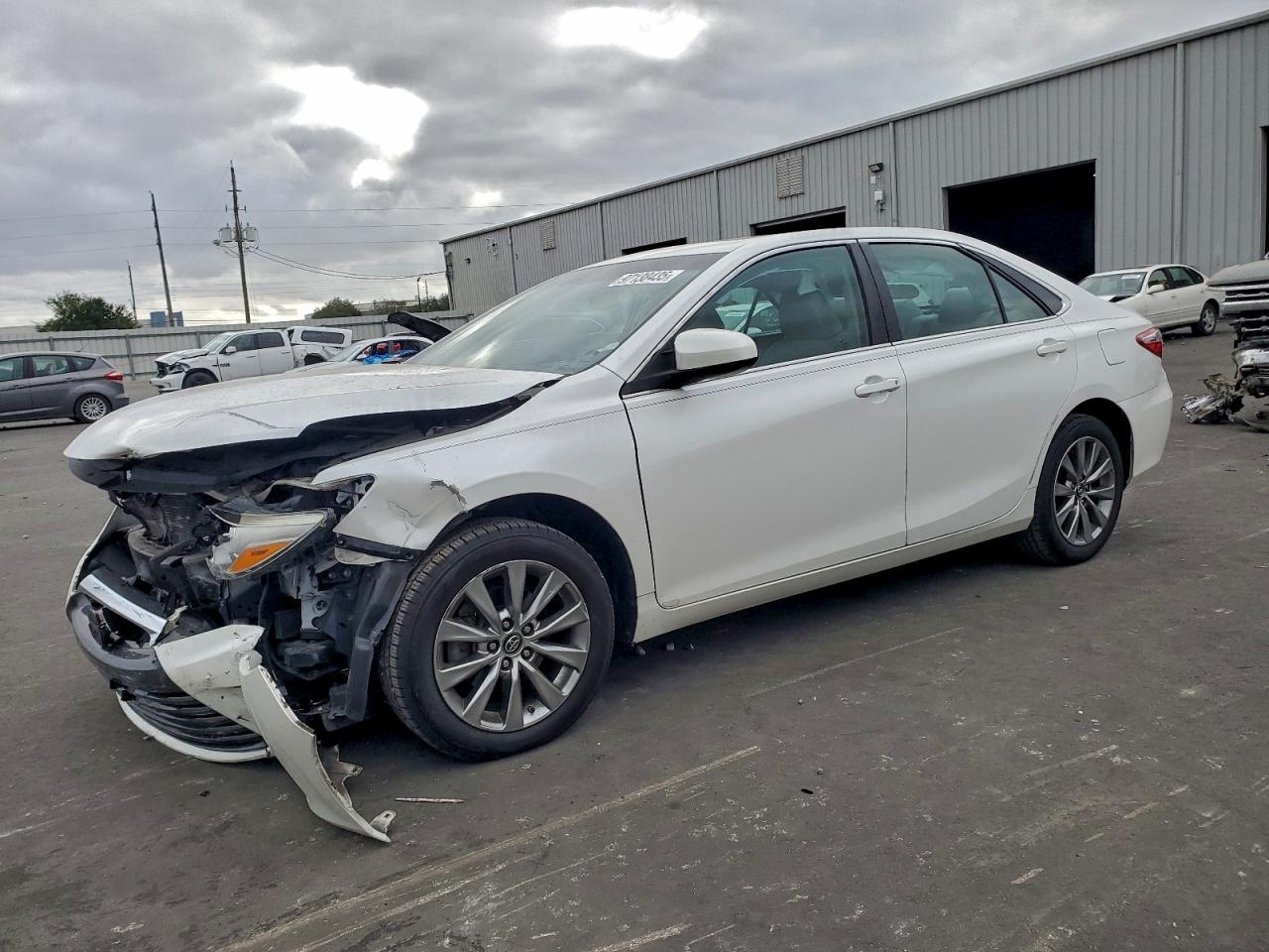 2017 TOYOTA CAMRY