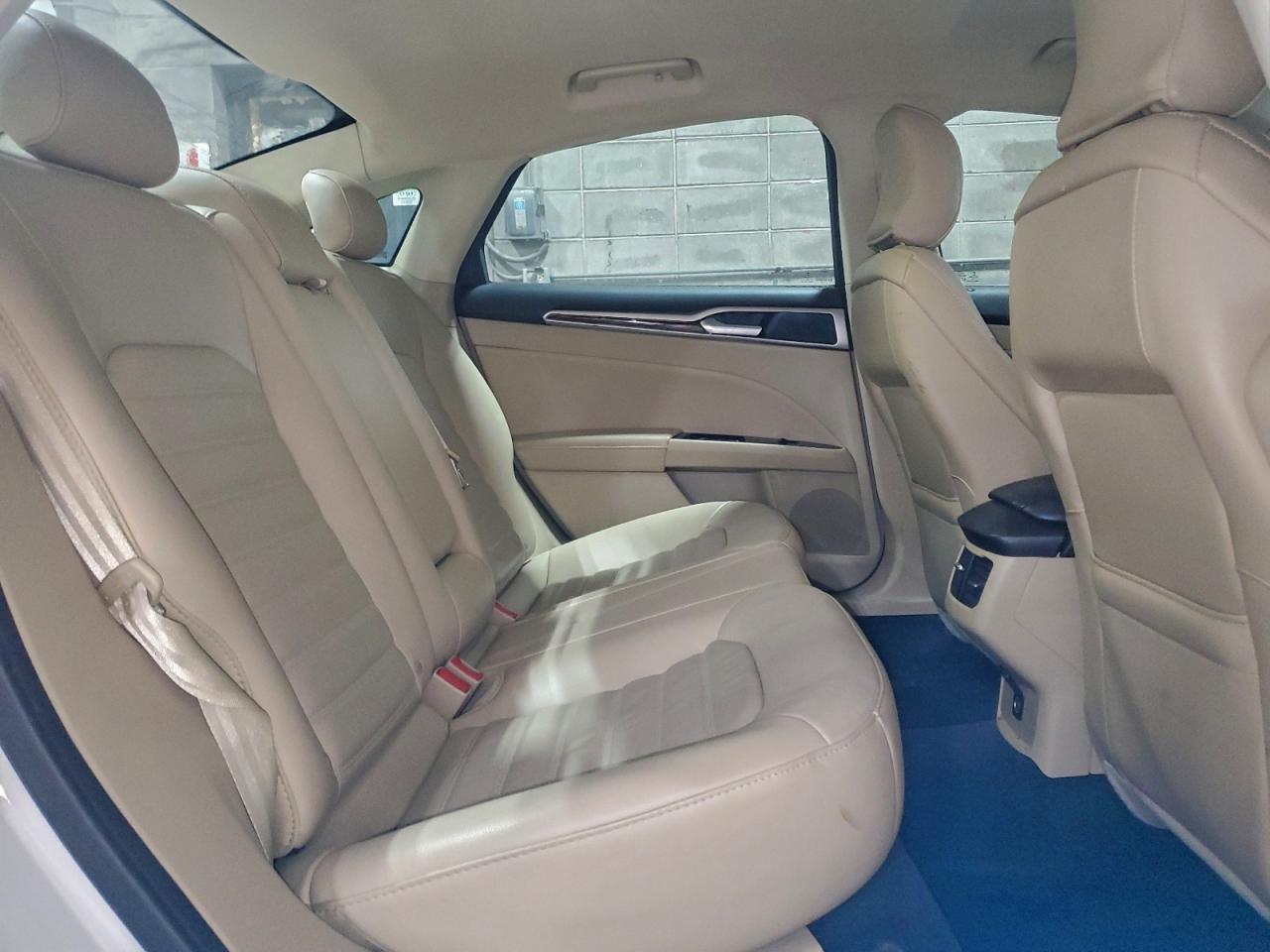 2016 FORD FUSION SE photo 10