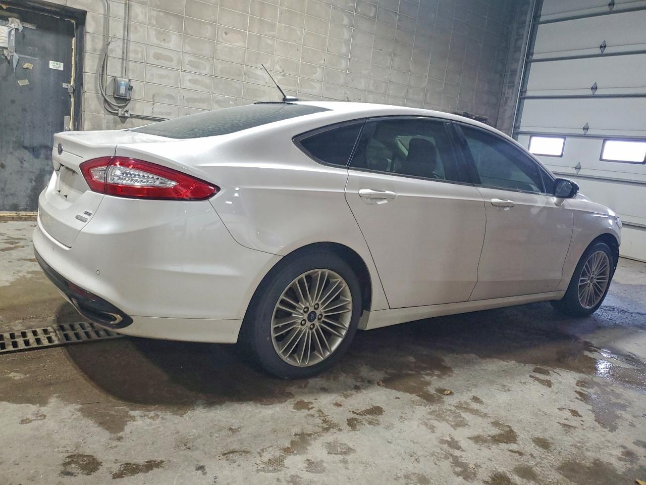 2016 FORD FUSION SE photo 3