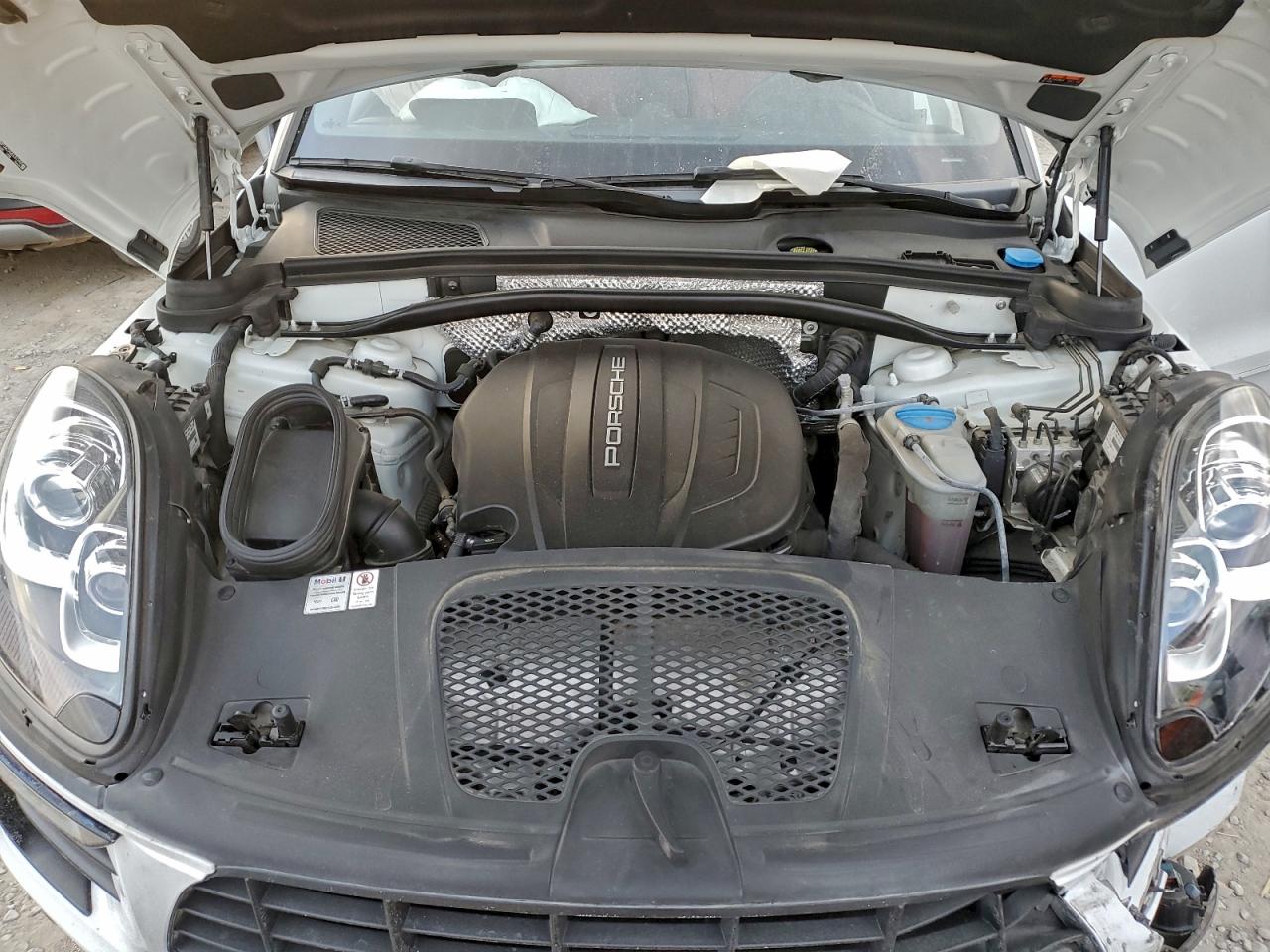 2018 PORSCHE MACAN photo 12