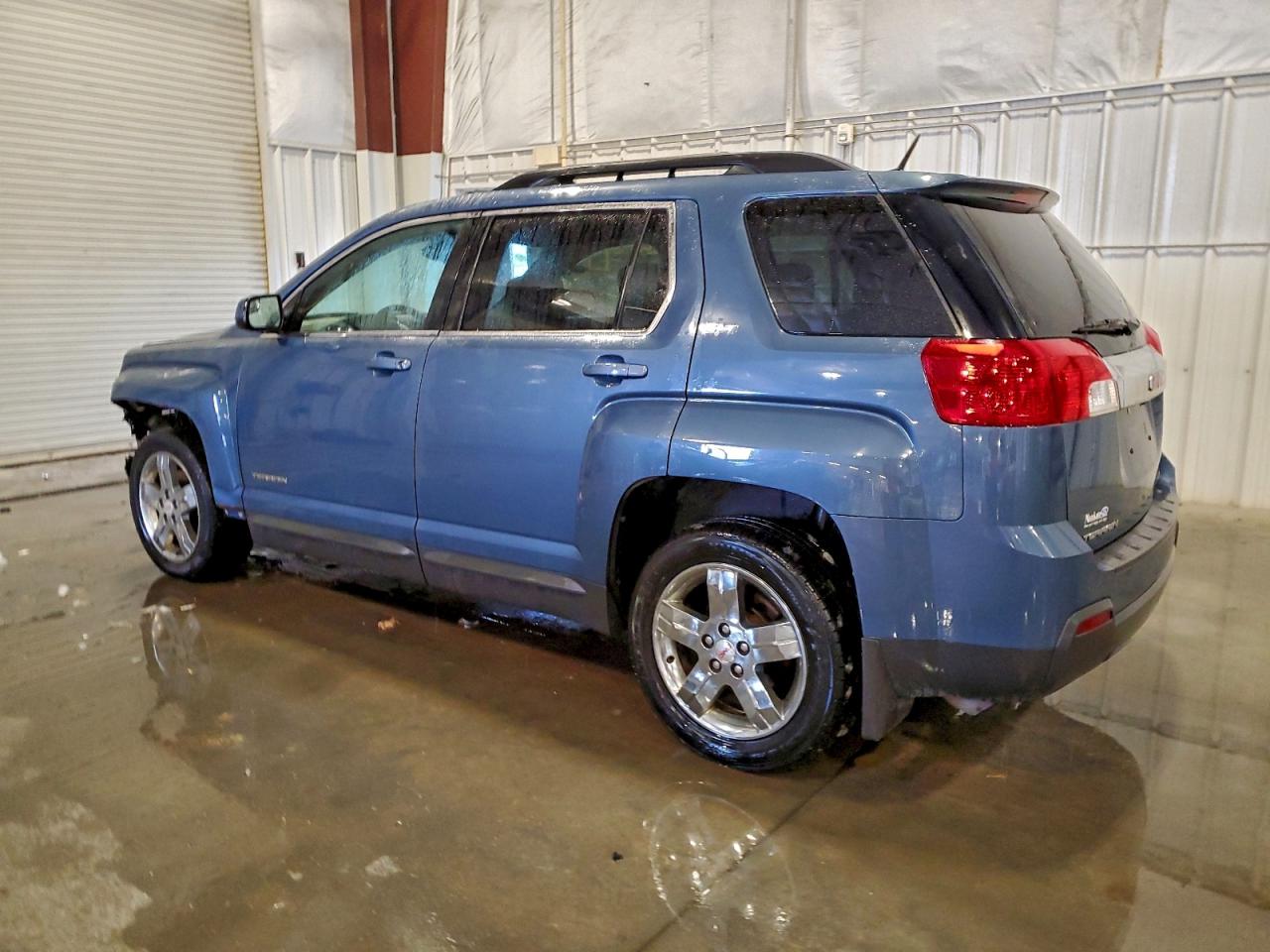 2012 GMC TERRAIN SLT photo 2