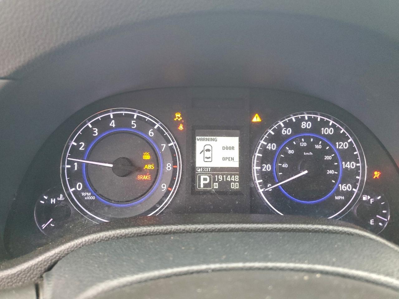 2010 INFINITI G37 photo 9