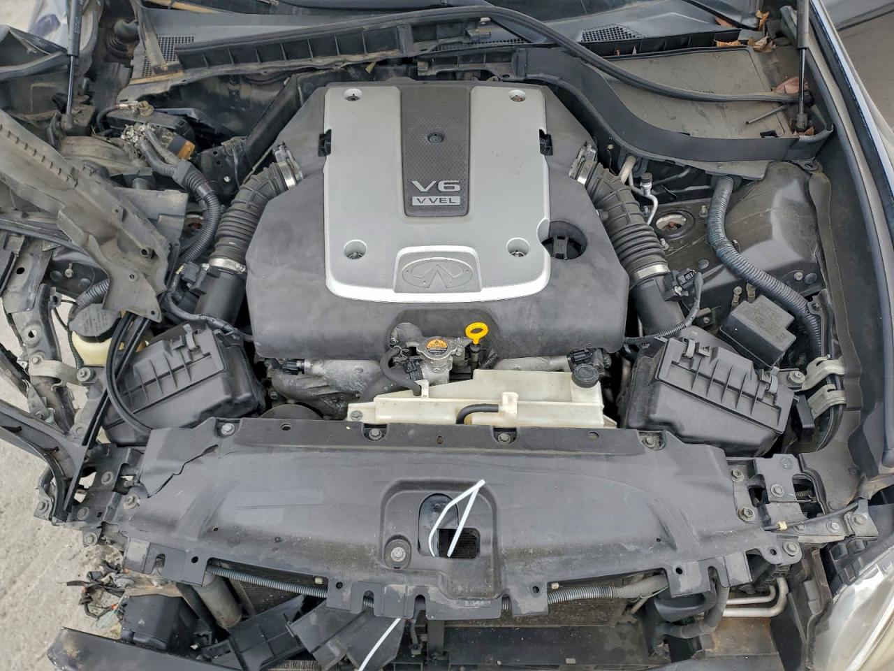 2010 INFINITI G37 photo 11