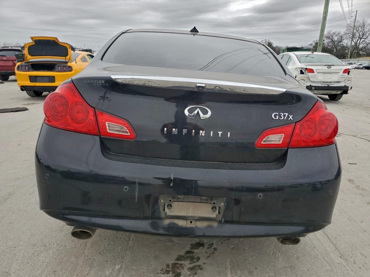 2010 INFINITI G37 photo 6