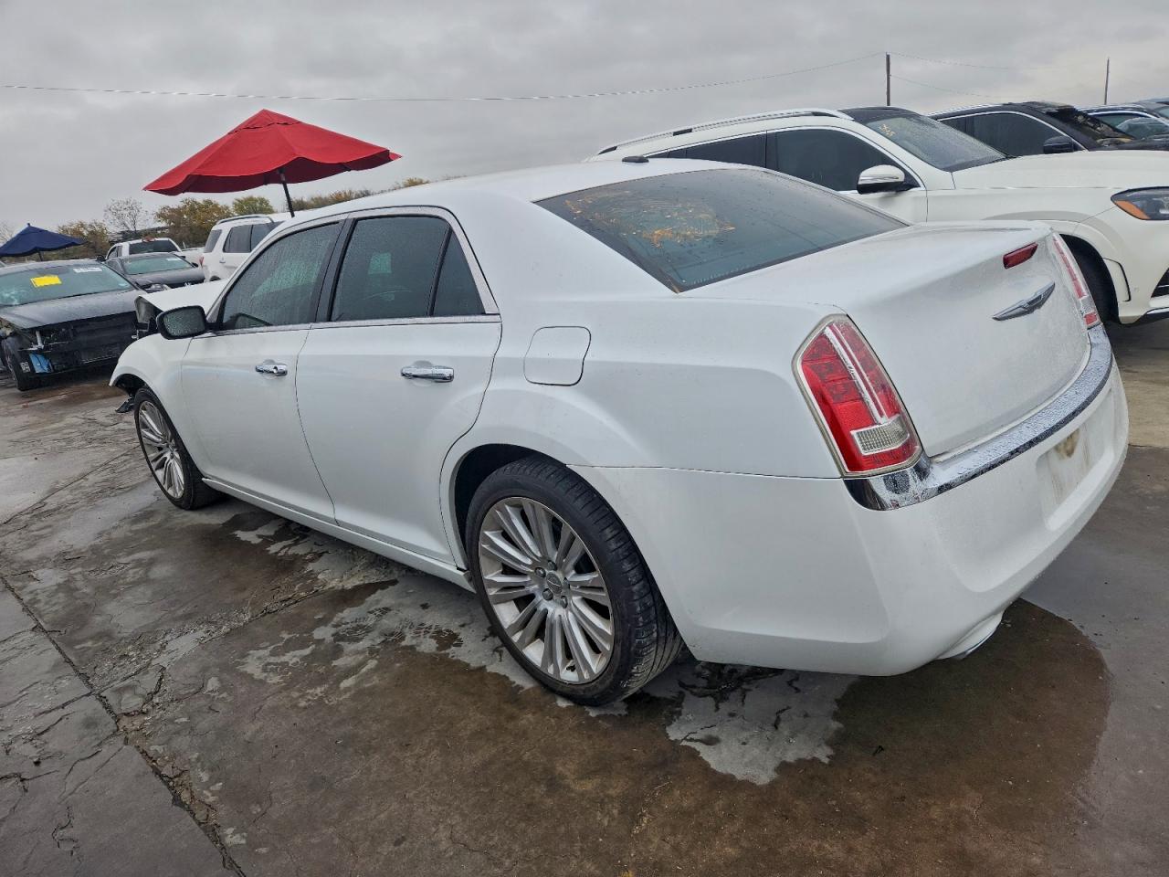 2013 CHRYSLER 300C photo 2