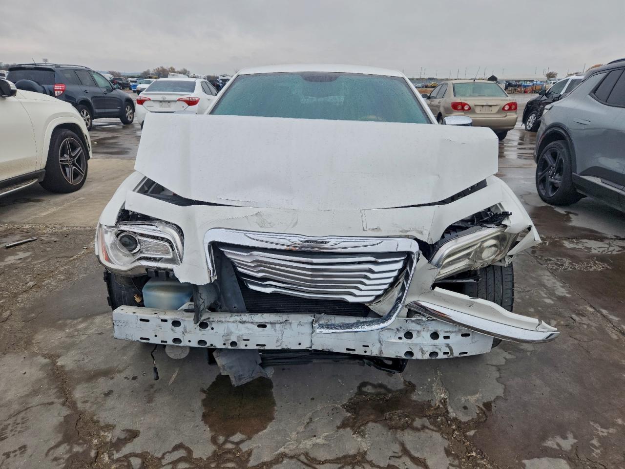 2013 CHRYSLER 300C photo 5