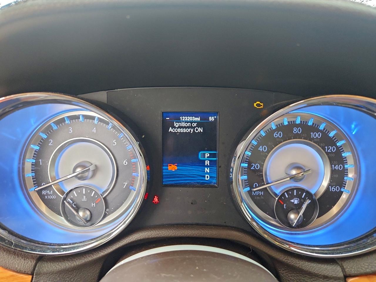2013 CHRYSLER 300C photo 9